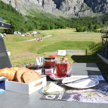 Campingplatz Mit Restaurant & Sportarena Leukerbad Kültér fotó