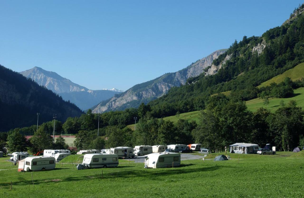 Campingplatz Mit Restaurant & Sportarena Leukerbad Kültér fotó