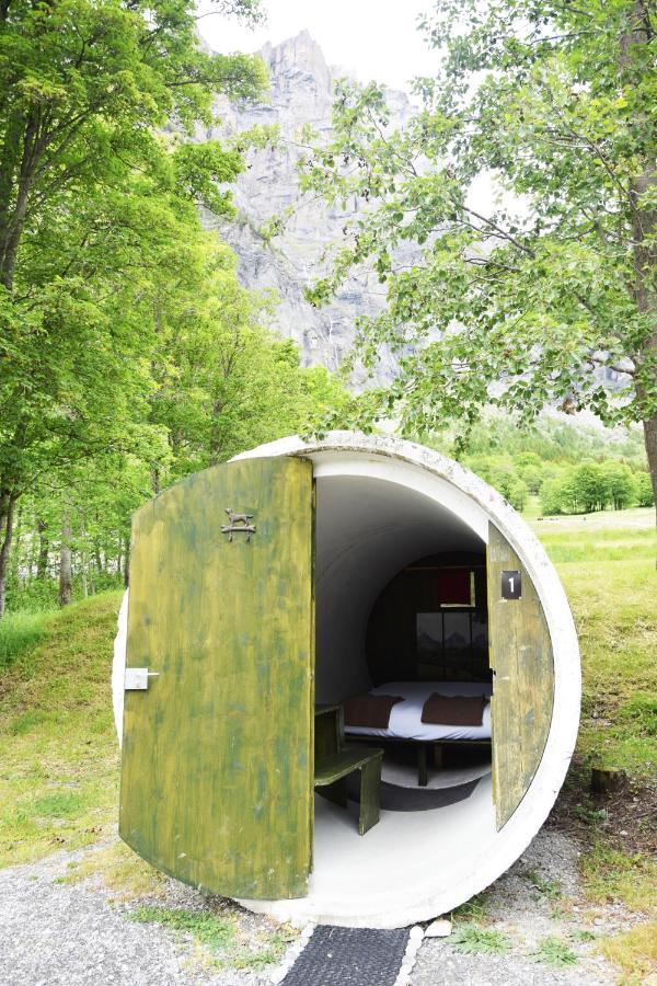 Campingplatz Mit Restaurant & Sportarena Leukerbad Kültér fotó
